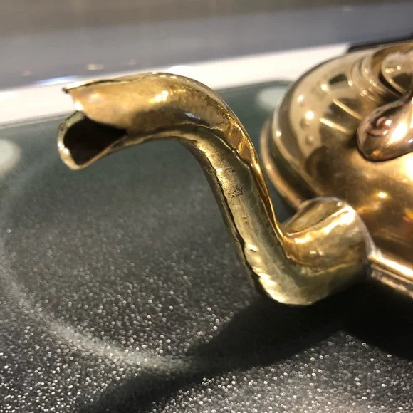 POT BELLY KETTLE ETCHED BRASS TODDY KETTLE MID CENTURY SHABBY CHIC - Picture 8 of 16